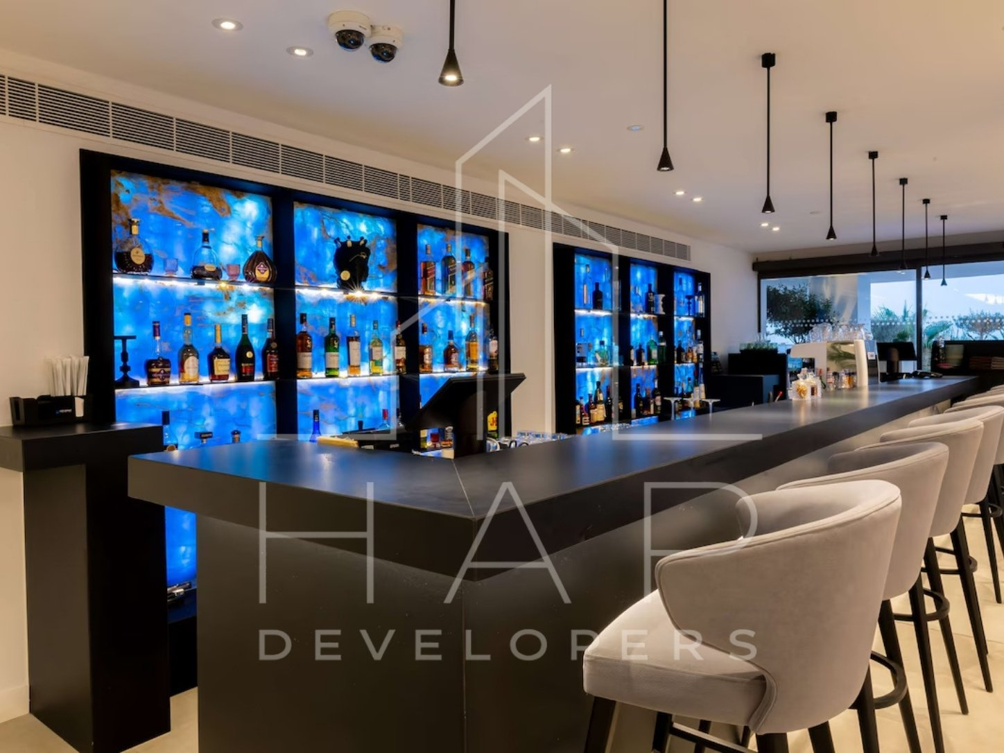 Radisson drinks bar thumbnail
