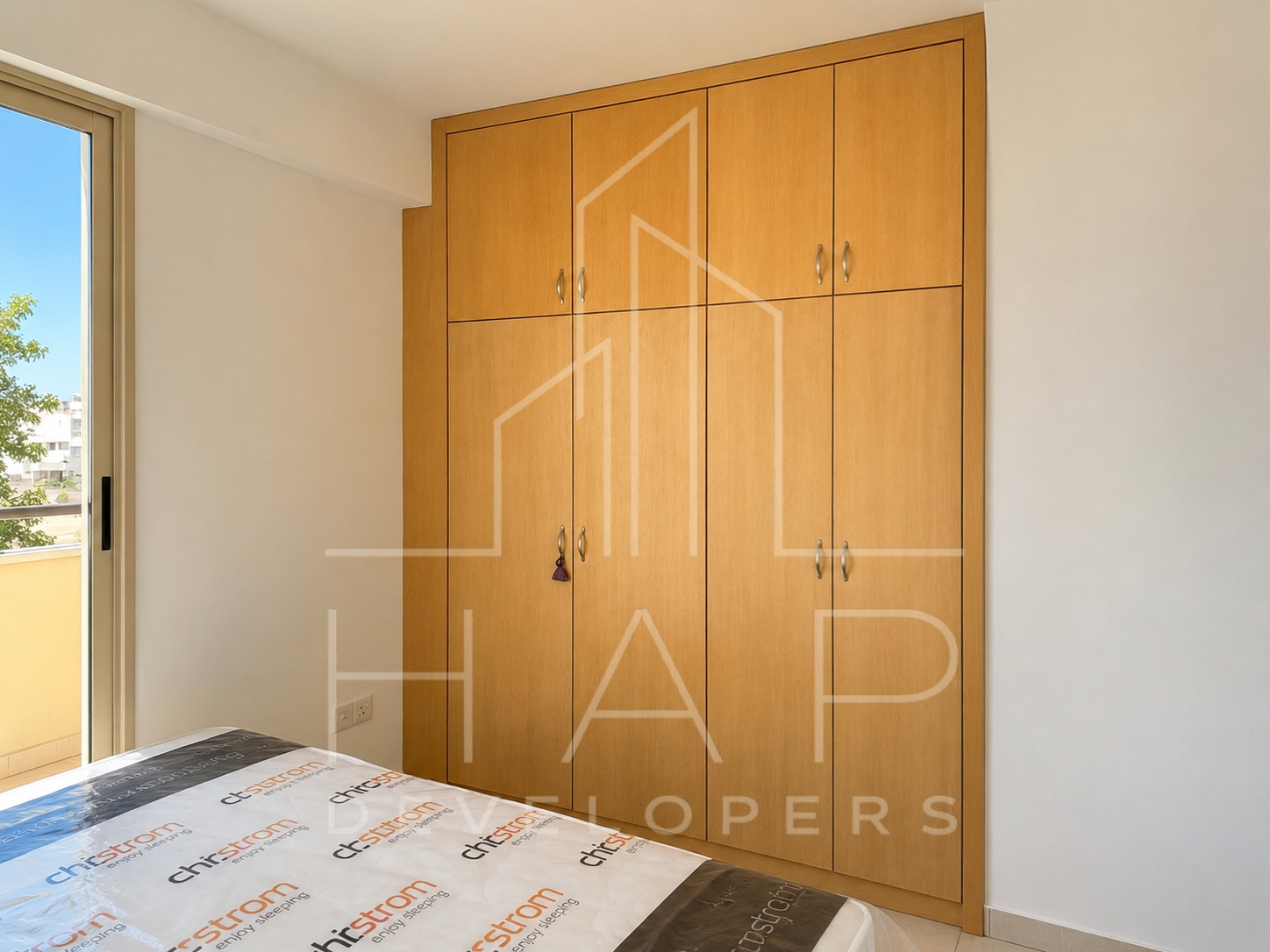 Livadia apartment bedroom storage thumbnail